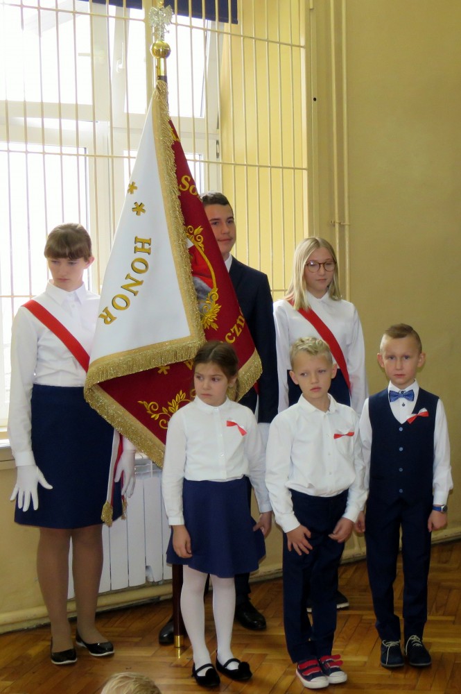Patron zobowiązuje, czyli jak rocznicę Niepodległości świętowała Szkoła Podstawowa im. Króla Jana III Sobieskiego w Rącznej